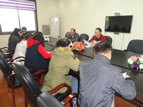 工運(yùn)探討：工會(huì)干部應(yīng)在推進(jìn)依法治國中彰顯作為