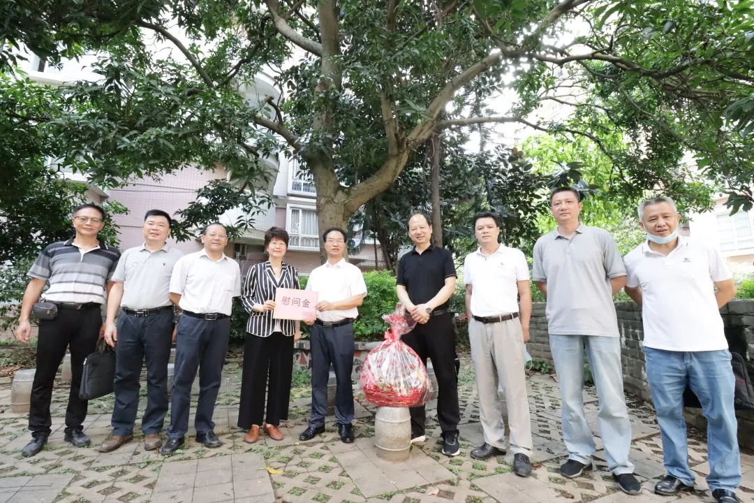 暖心！自治區(qū)總工會調研走訪慰問組到我市開展調研走訪慰問活動