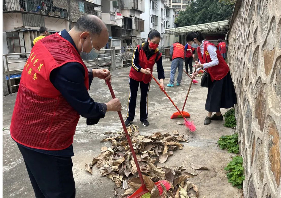 群力協(xié)作同清潔，學習雷鋒好榜樣