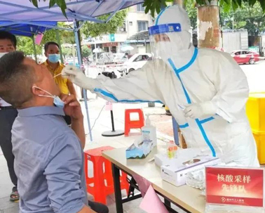 【“工”同抗疫 “會”聚力量】白衣執(zhí)甲，勇往直前！我市醫(yī)護人員奮戰(zhàn)在核酸采篩一線