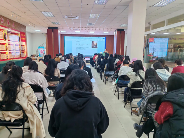 “花”樣過節(jié)，綻放巾幗芳華系列（七）丨市總工會舉辦主題詩歌講座感悟語言魅力