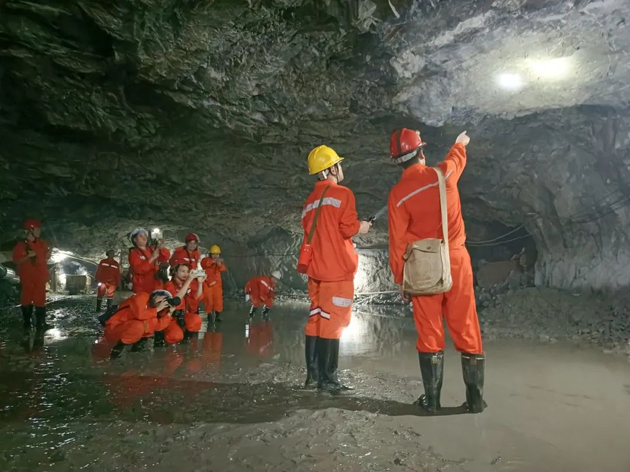 get技能！ 佛子公司工會舉辦攝影知識培訓(xùn)班