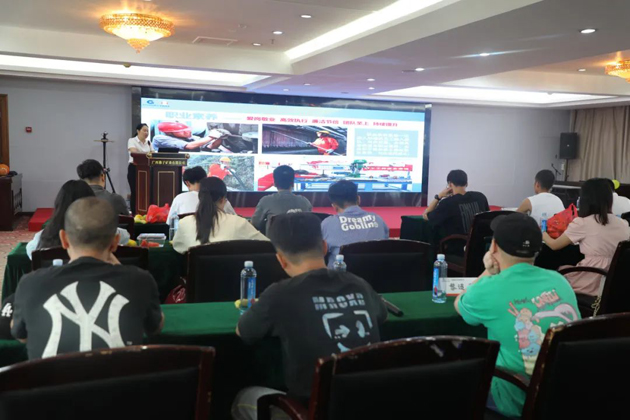 廣西佛子礦業(yè)有限公司工會為新員工上好“入會第一課”