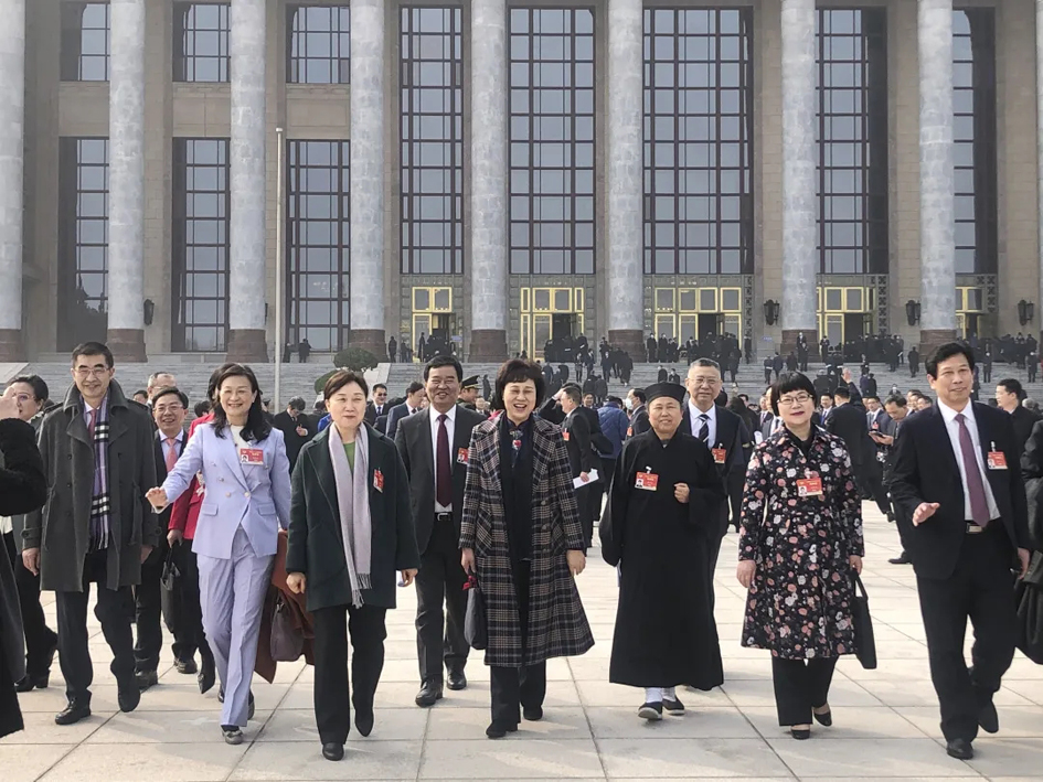 評職稱、漲工資……@技術(shù)工人，代表委員正在為你發(fā)聲！