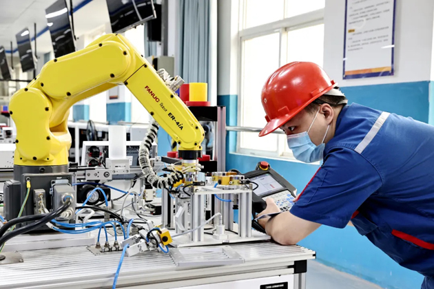 每人每年補(bǔ)貼標(biāo)準(zhǔn)5000元以上！我區(qū)全面推行企業(yè)新型學(xué)徒制