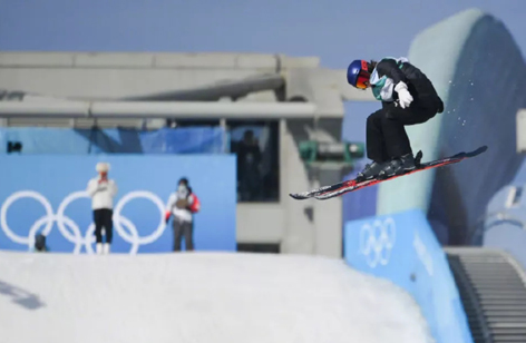 谷愛凌比賽的首鋼園到底是個(gè)什么園？中國工人同它一起完成“火”到“冰”的轉(zhuǎn)變