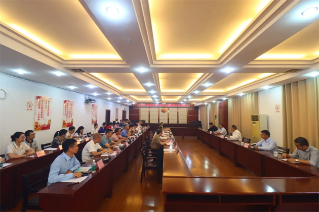 自治區(qū)總工會(huì)領(lǐng)導(dǎo)在梧州召開職工醫(yī)療互助保障工作座談會(huì)并作專題輔導(dǎo)