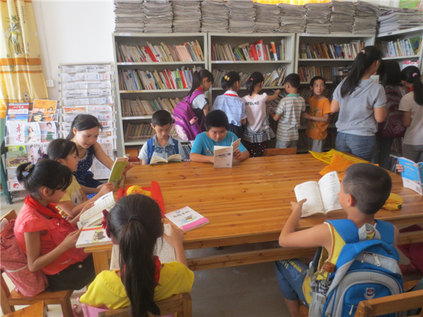 藤縣開(kāi)展“每天半小時(shí)，書(shū)相伴成長(zhǎng)”活動(dòng)